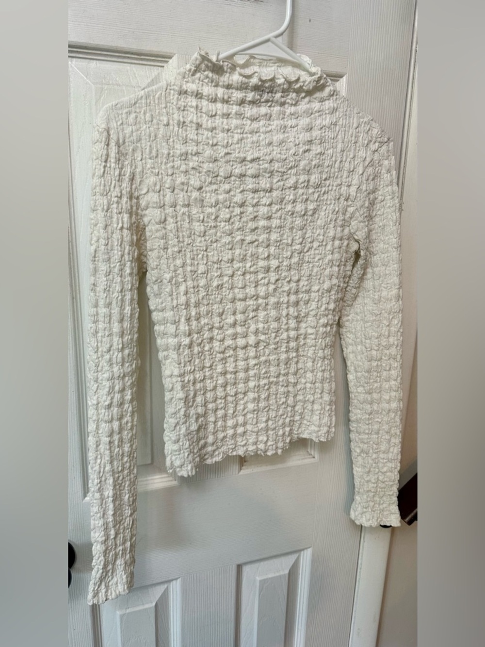 Zara Textured Long-Sleeve Women's Top in White